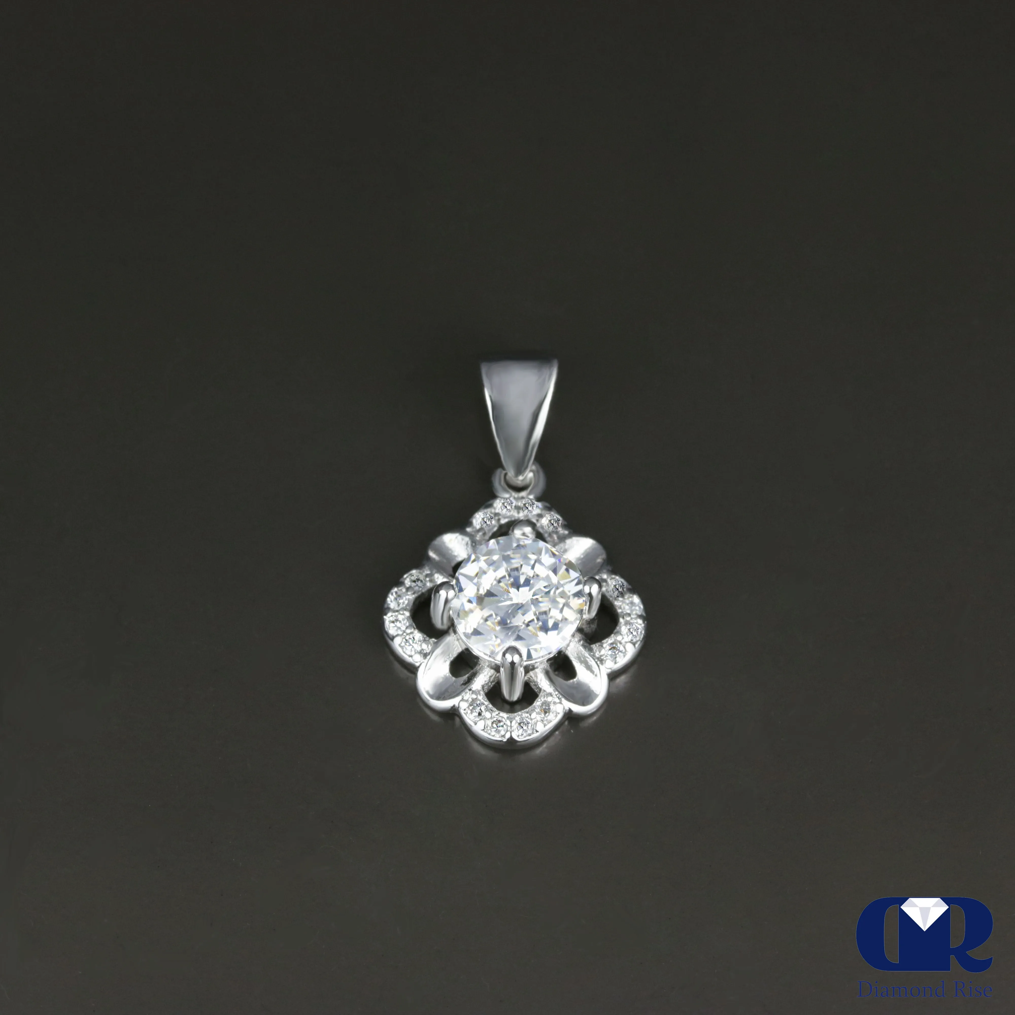 0.60 Carat Round Cut Diamond Pendant 14K White Gold With Chain