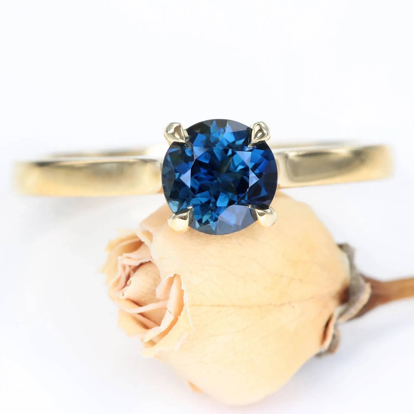 18ct Gold Deep Blue Sapphire Solitaire Ring (Size M, Resize J - P)