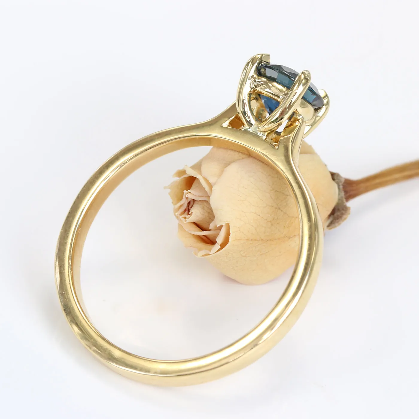 18ct Gold Deep Blue Sapphire Solitaire Ring (Size M, Resize J - P)