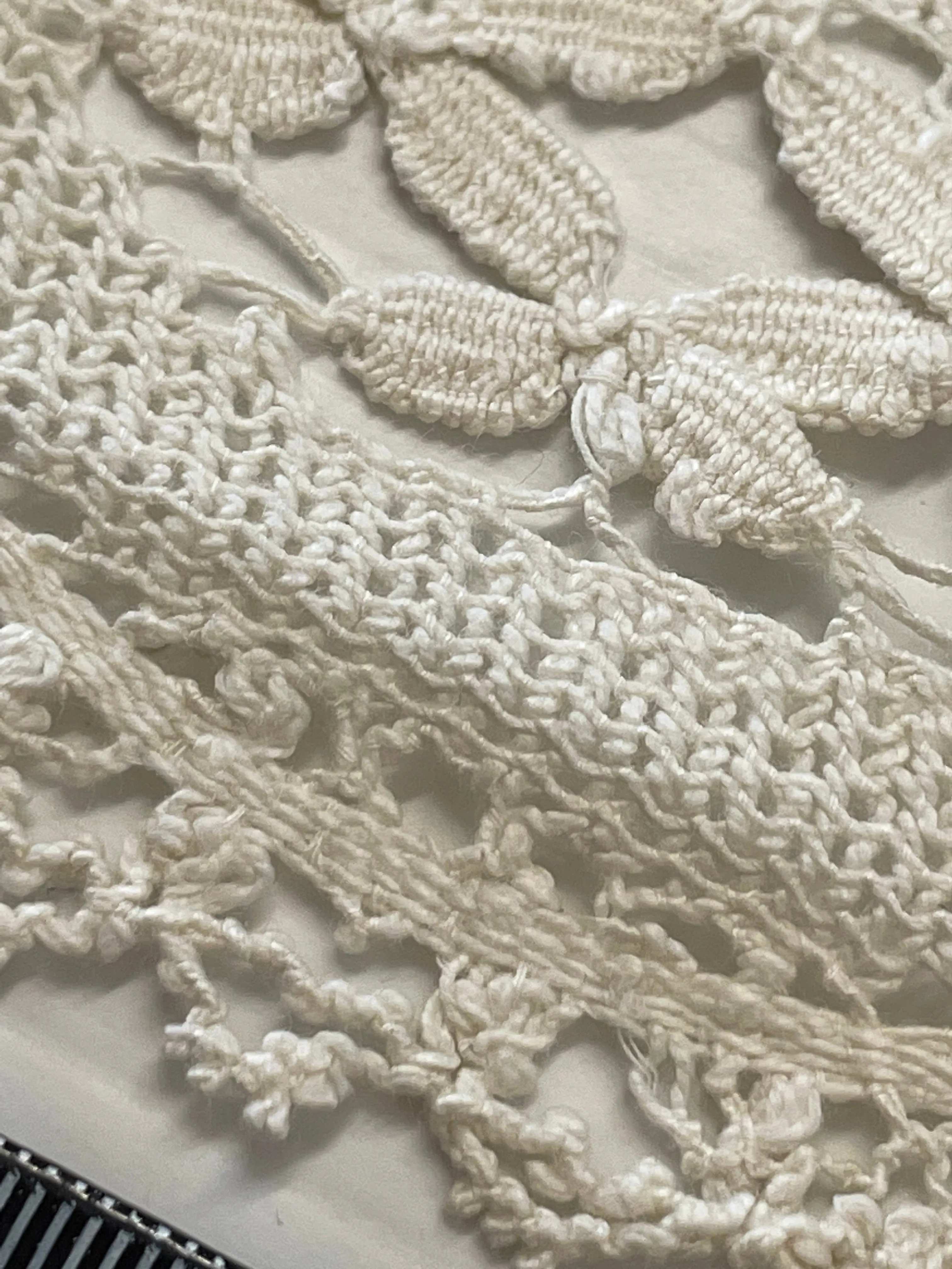 2m LEFT: Vintage Cream Intricate Lace Trim Wide 80mm