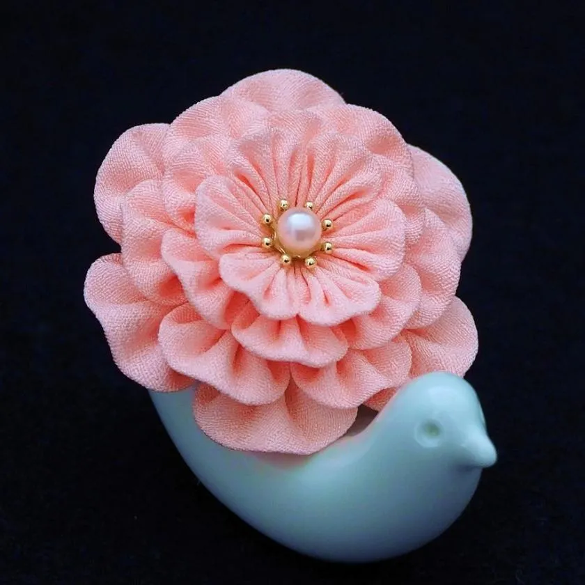 [ACCESSORY 4 PIECES] CHERRY BLOSSOM (BARRETTE, TRIANGLE BROOCH, SQUARE BROOCH, ROUND BROOCH) | TSUMAMI KANZASHI