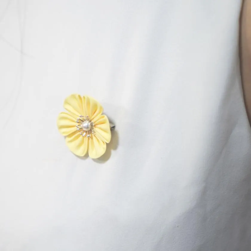 [ACCESSORY 4 PIECES] YELLOW (HAT PIN BROOCH, BROOCH, NON-HOLE EARRINGS, HAIR CLIP) | TSUMAMI KANZASHI