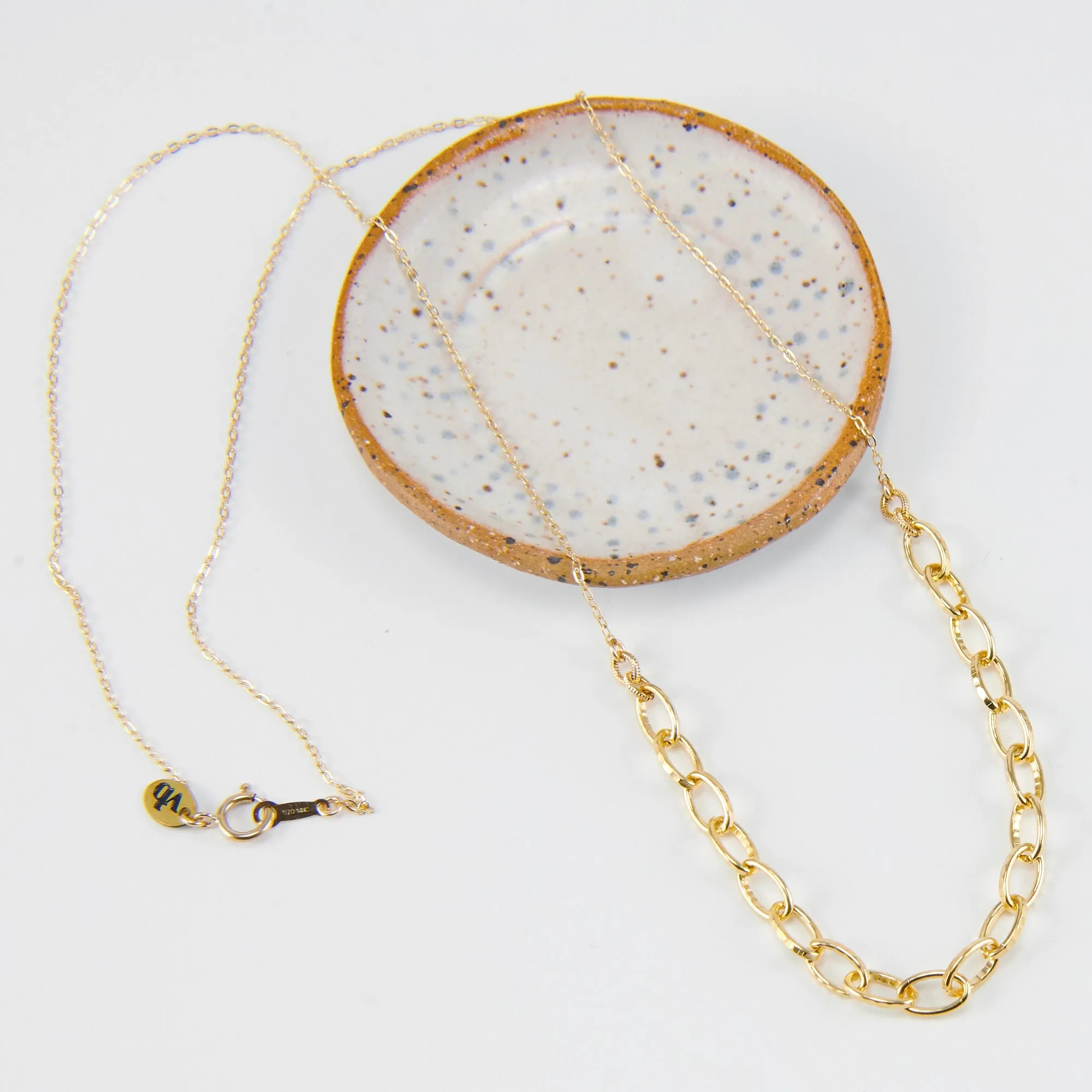 ANI TEXTURED LINK NECKLACE