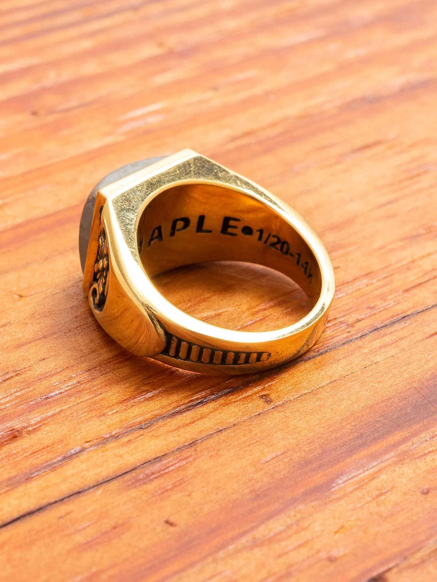Collegiate Ring in Gold/Labradorite