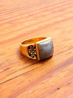 Collegiate Ring in Gold/Labradorite