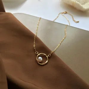 Delicate Gold Ring Pearl Necklace