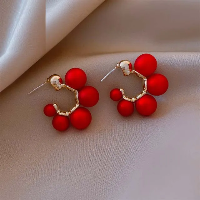 Elegant Celebrity Metal Inlaid Pearl Earrings