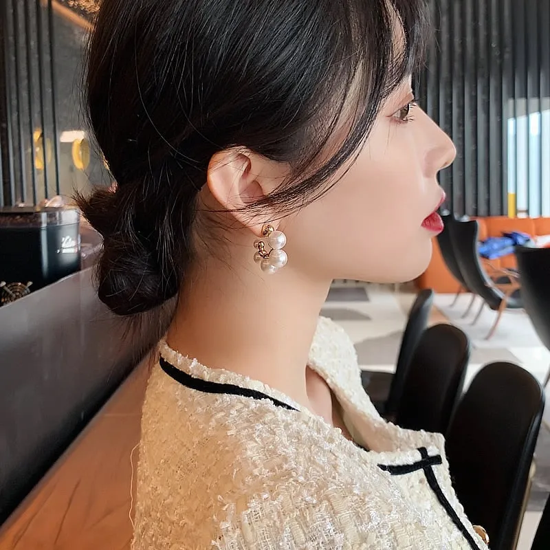 Elegant Celebrity Metal Inlaid Pearl Earrings