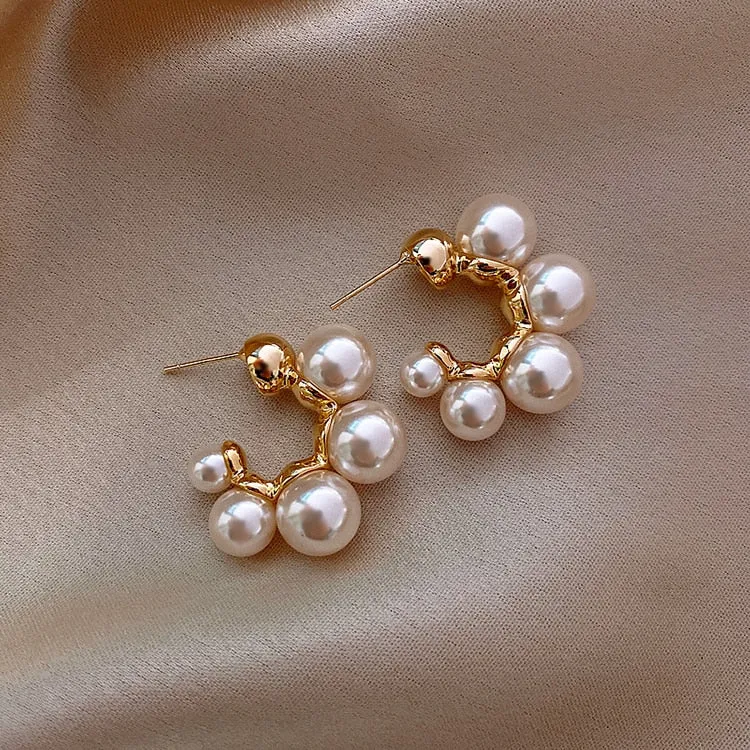 Elegant Celebrity Metal Inlaid Pearl Earrings