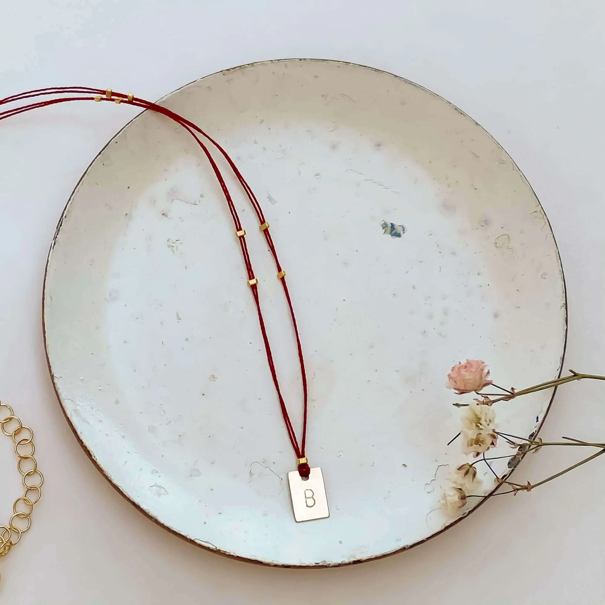 JIVA SQUARE THREADED NECKLACE