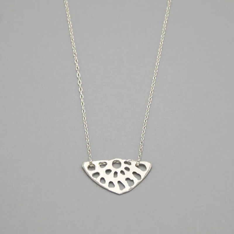 LOTUS PENDANT NECKLACE
