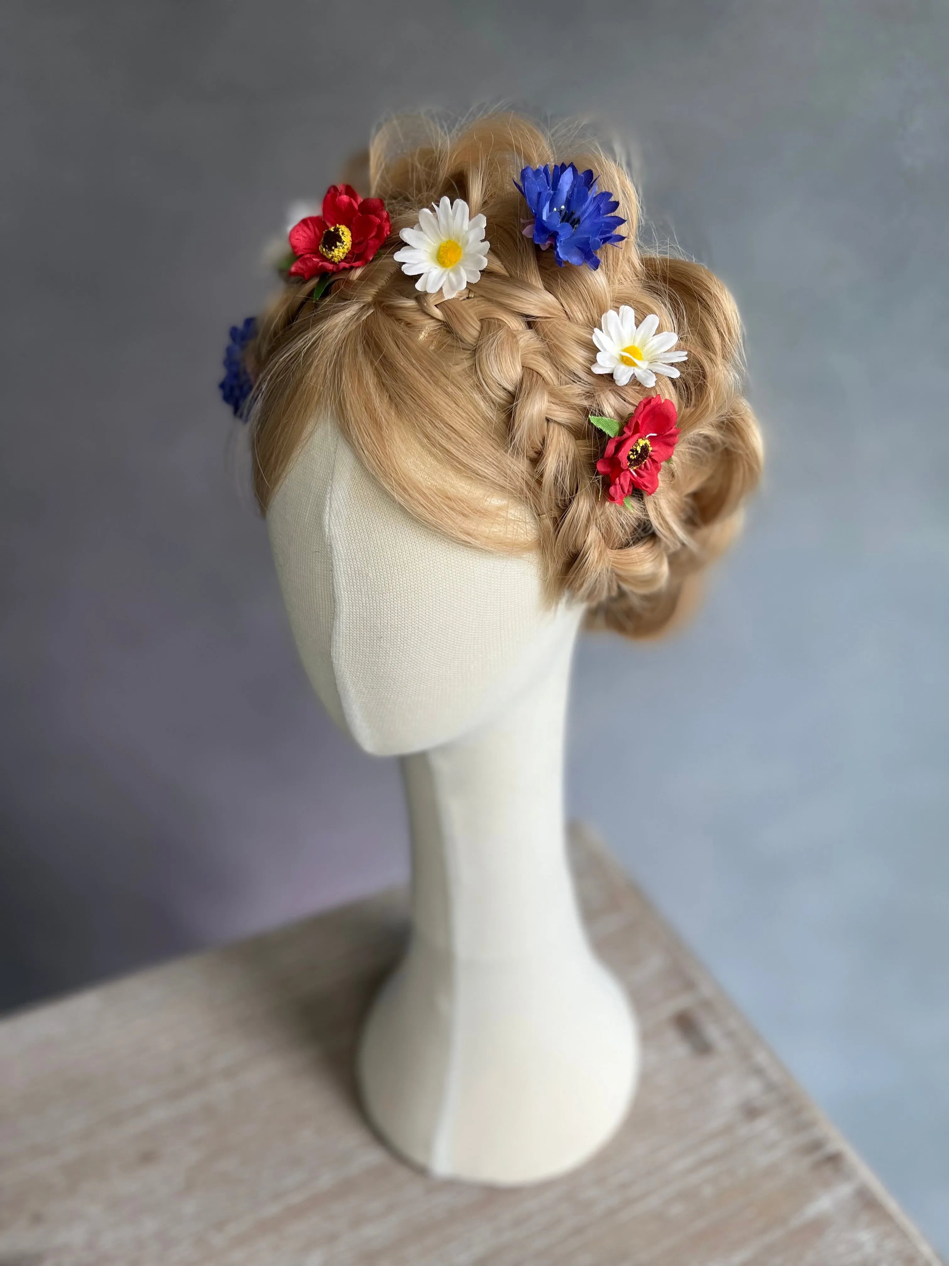 Meadow flower hairpins