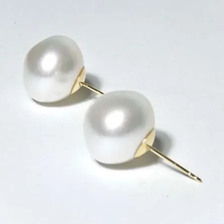 Outstanding Jumbo 15.5mm South Sea Pearl Stud Earring