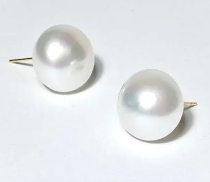 Outstanding Jumbo 15.5mm South Sea Pearl Stud Earring