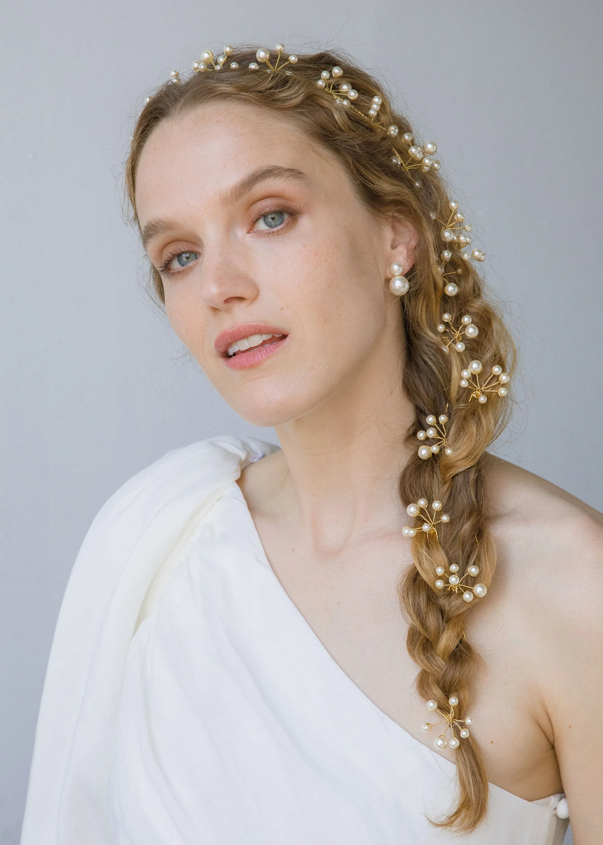 Primavera Hairpins -- Gold