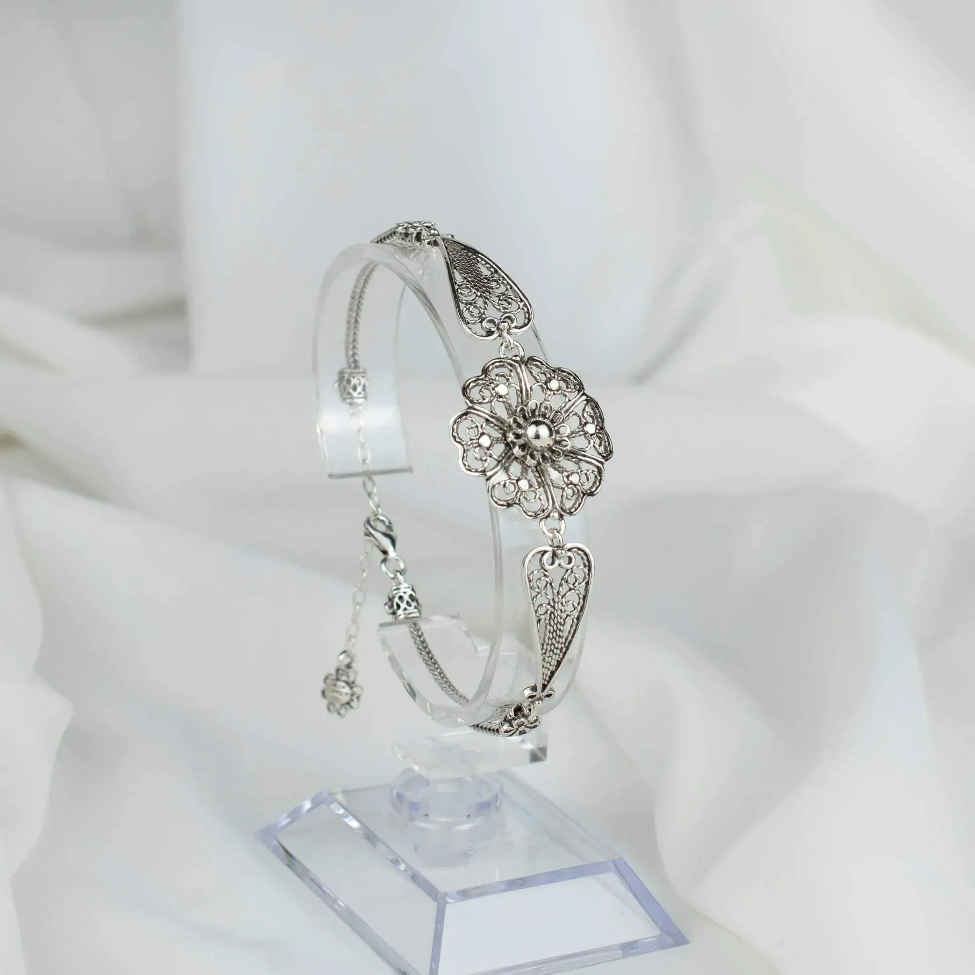 Sterling Silver Filigree Art Clover Flower Design Woman Link Bracelet