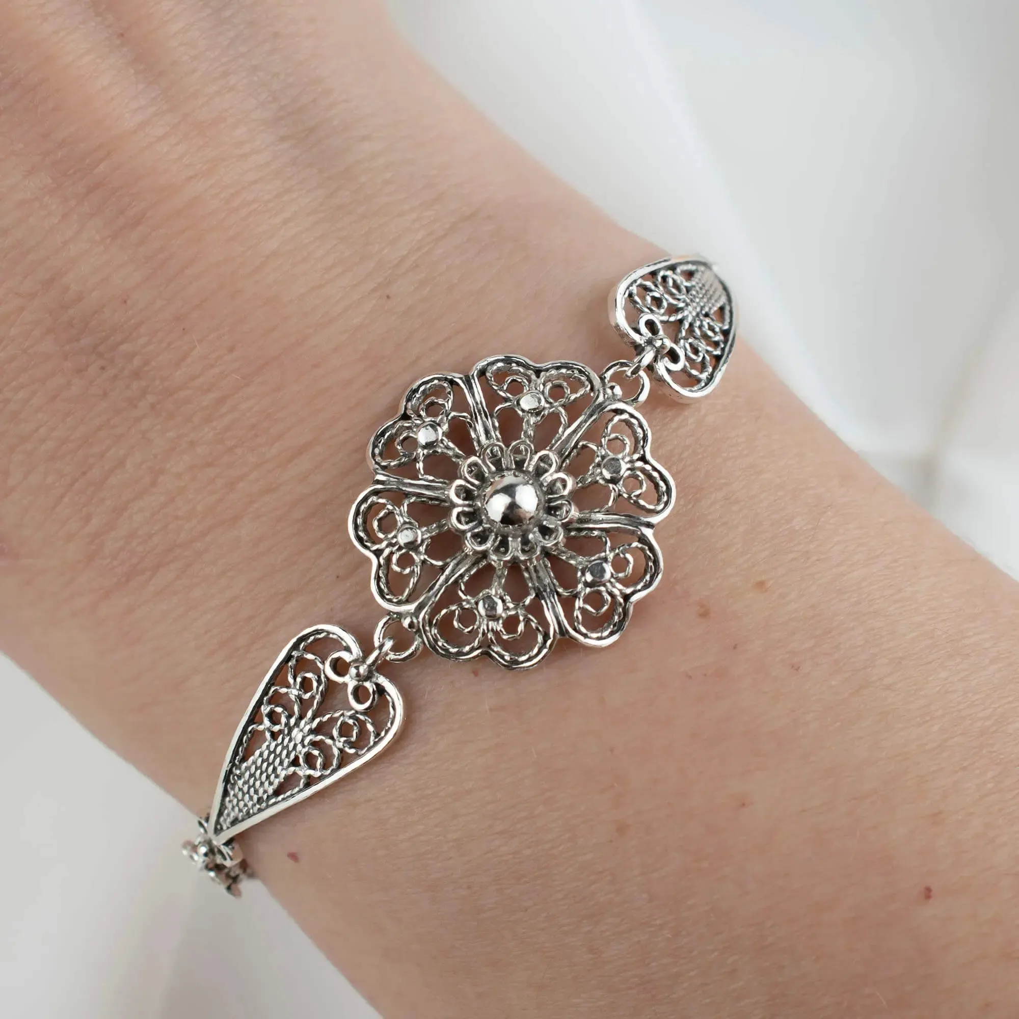 Sterling Silver Filigree Art Clover Flower Design Woman Link Bracelet