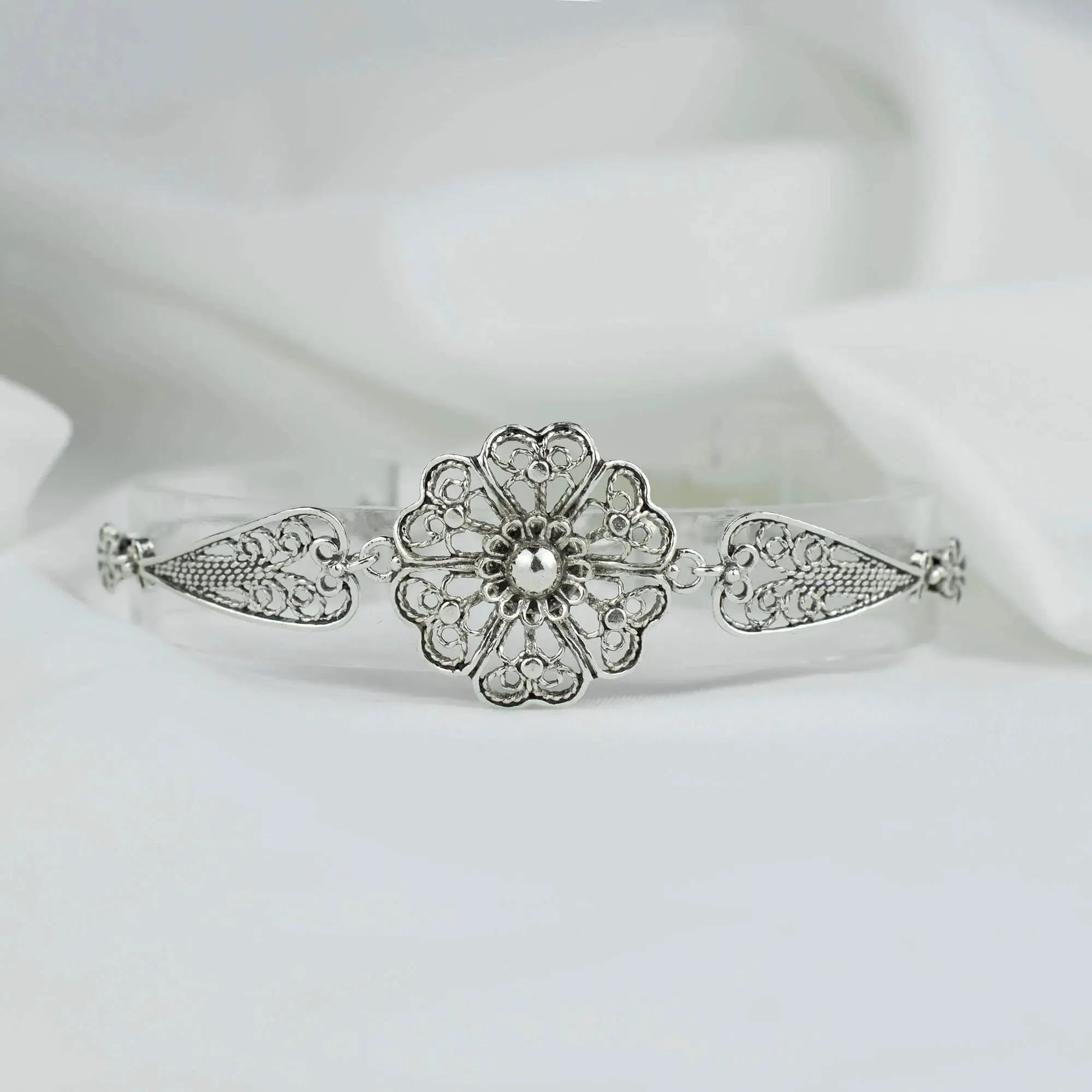 Sterling Silver Filigree Art Clover Flower Design Woman Link Bracelet