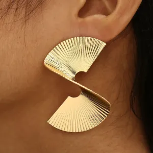 Swirl on Them Gold Earrings