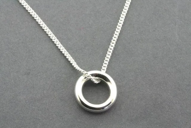 Tube circle pendant on 45 cm link chain