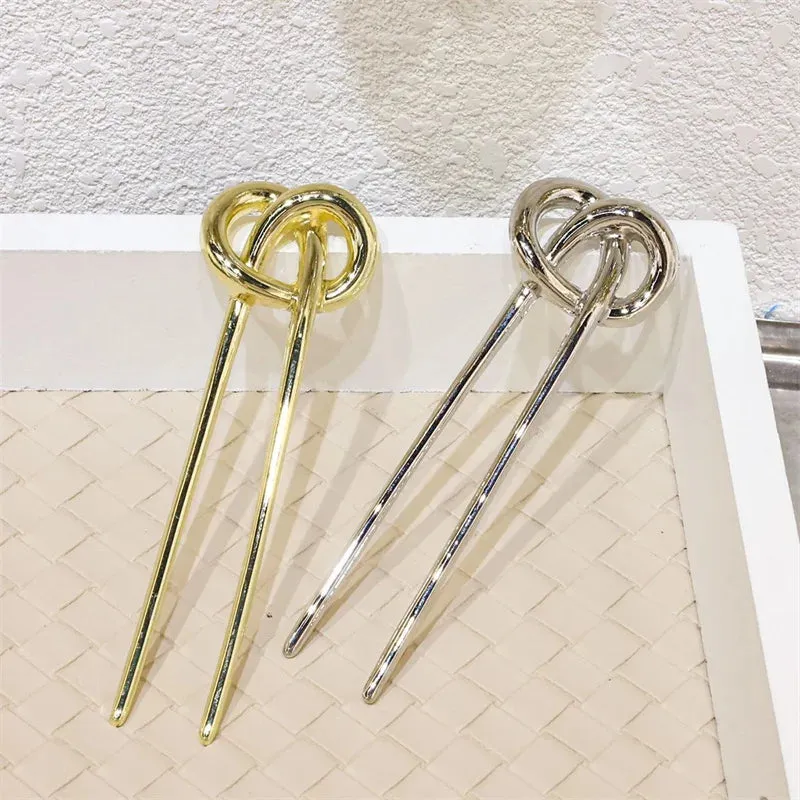 Twisted Metal Knot Geometric Hairpin