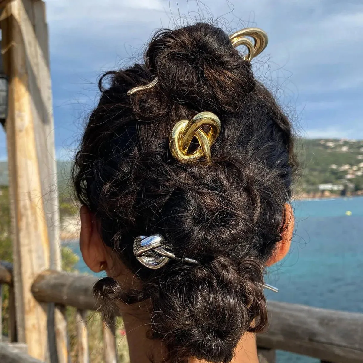 Twisted Metal Knot Geometric Hairpin