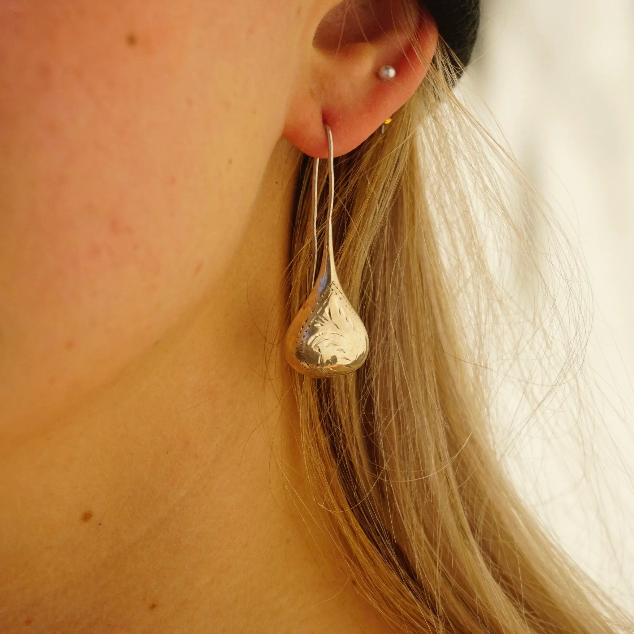 Vintage Sterling Silver Tear Drop Earrings, Elegant Dangle Earrings With Etched Details, Beautiful Silver Drop Earrings, 925 Jewelry