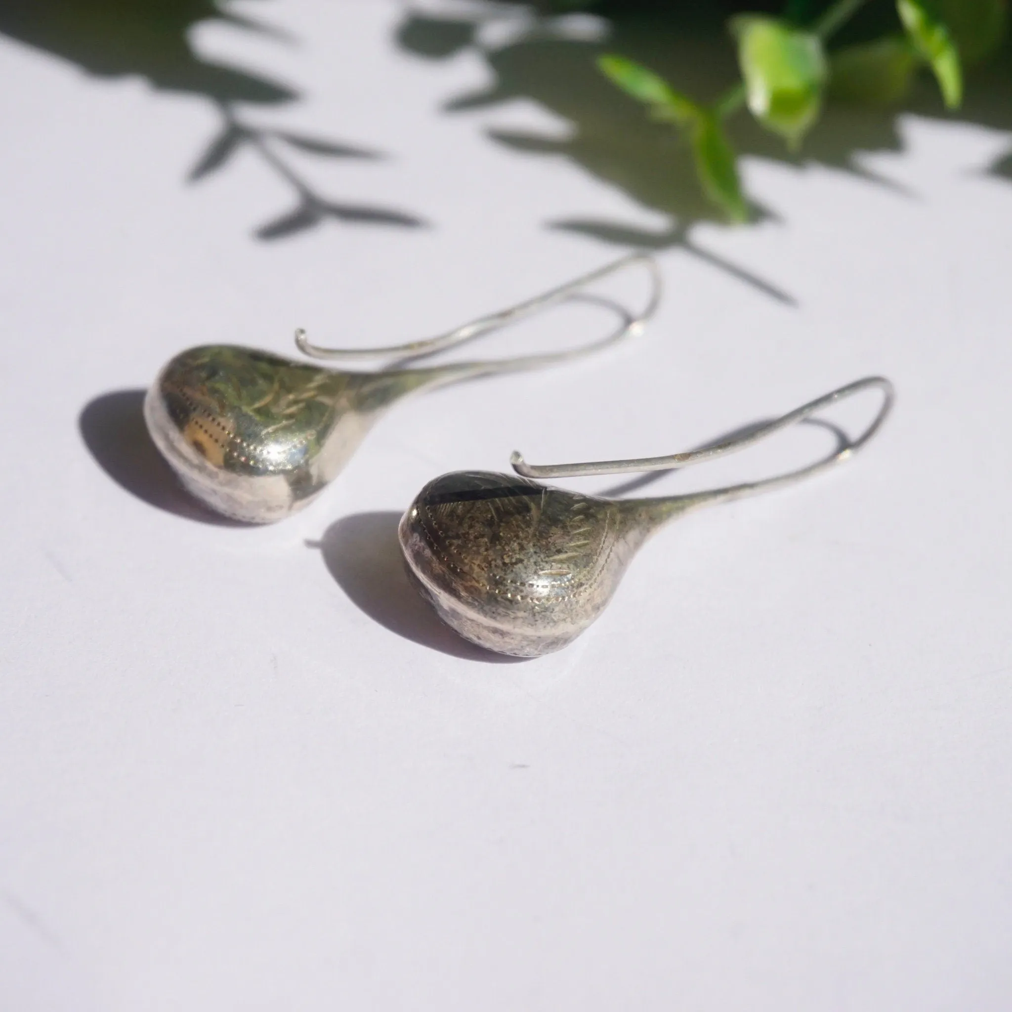 Vintage Sterling Silver Tear Drop Earrings, Elegant Dangle Earrings With Etched Details, Beautiful Silver Drop Earrings, 925 Jewelry